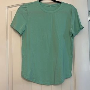 Lululemon t-shirt